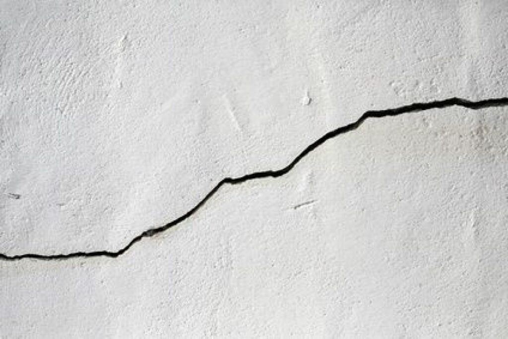 <strong>Logement : de nombreuses habitations menacées par des fissures en France</strong>